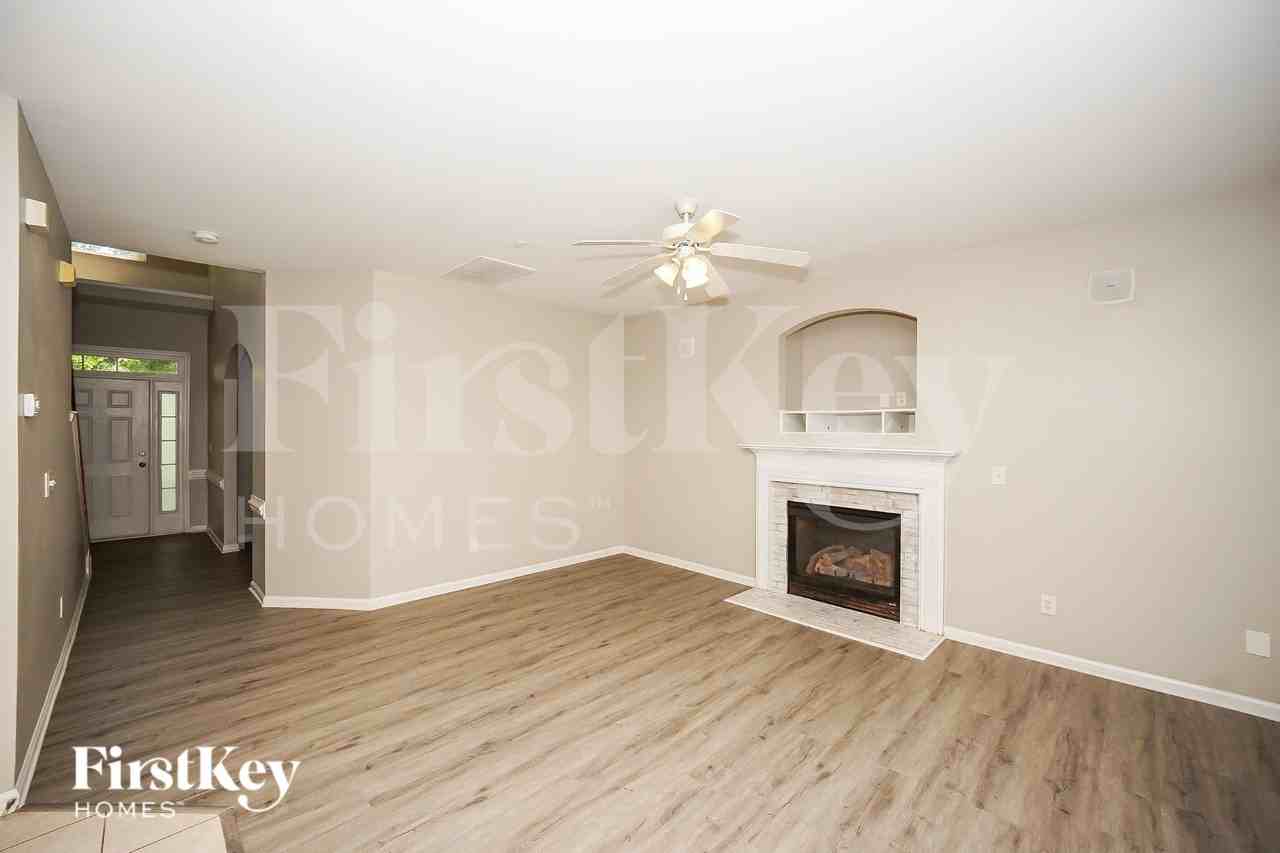 126 Center Point Dr - Photo 5 of 16