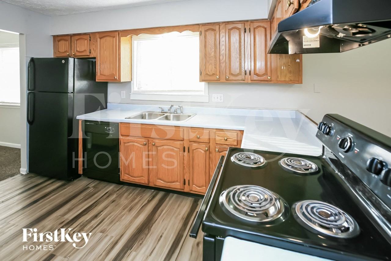 11319 Wolf Ln - Photo 6 of 15