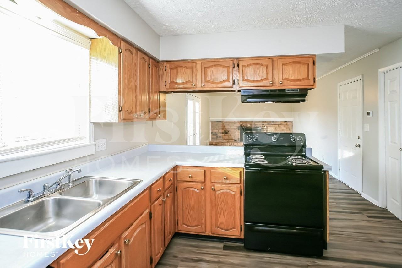 11319 Wolf Ln - Photo 7 of 15