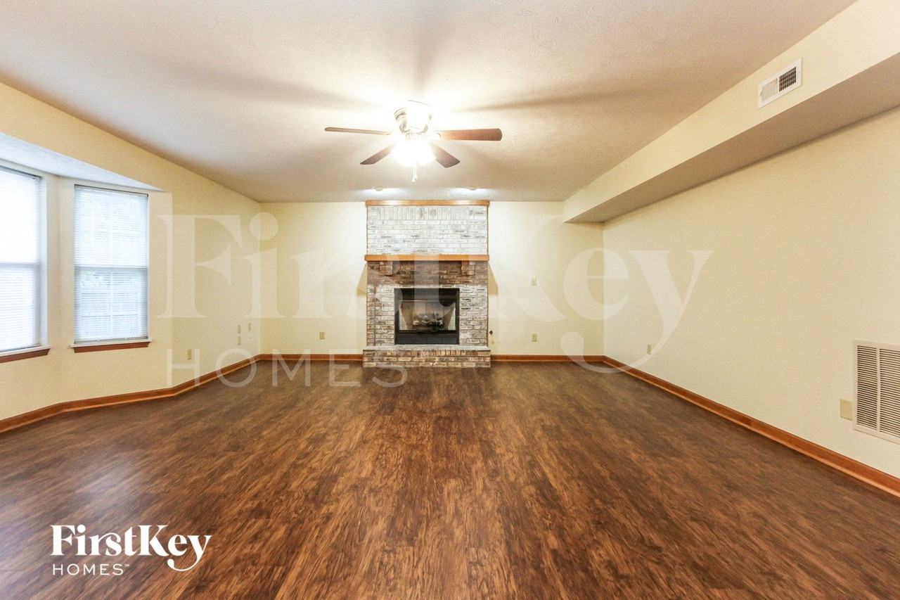 1027 Palomino Pl - Photo 2 of 14