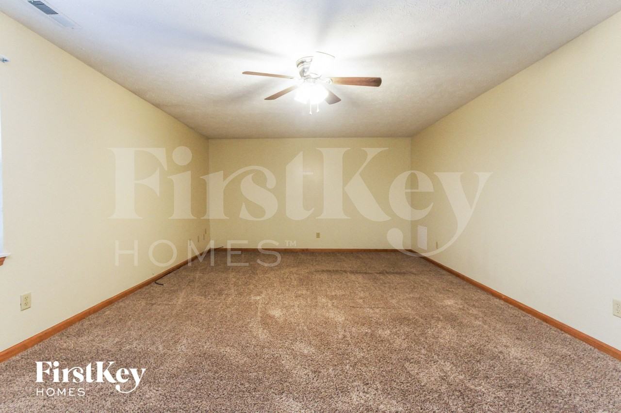 1027 Palomino Pl - Photo 7 of 14