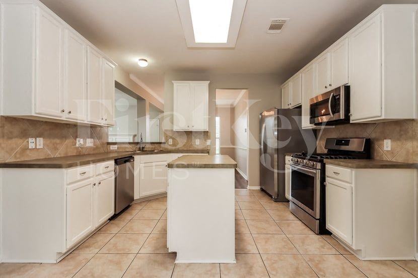 3803 Oakwilde Cir - Photo 6 of 15