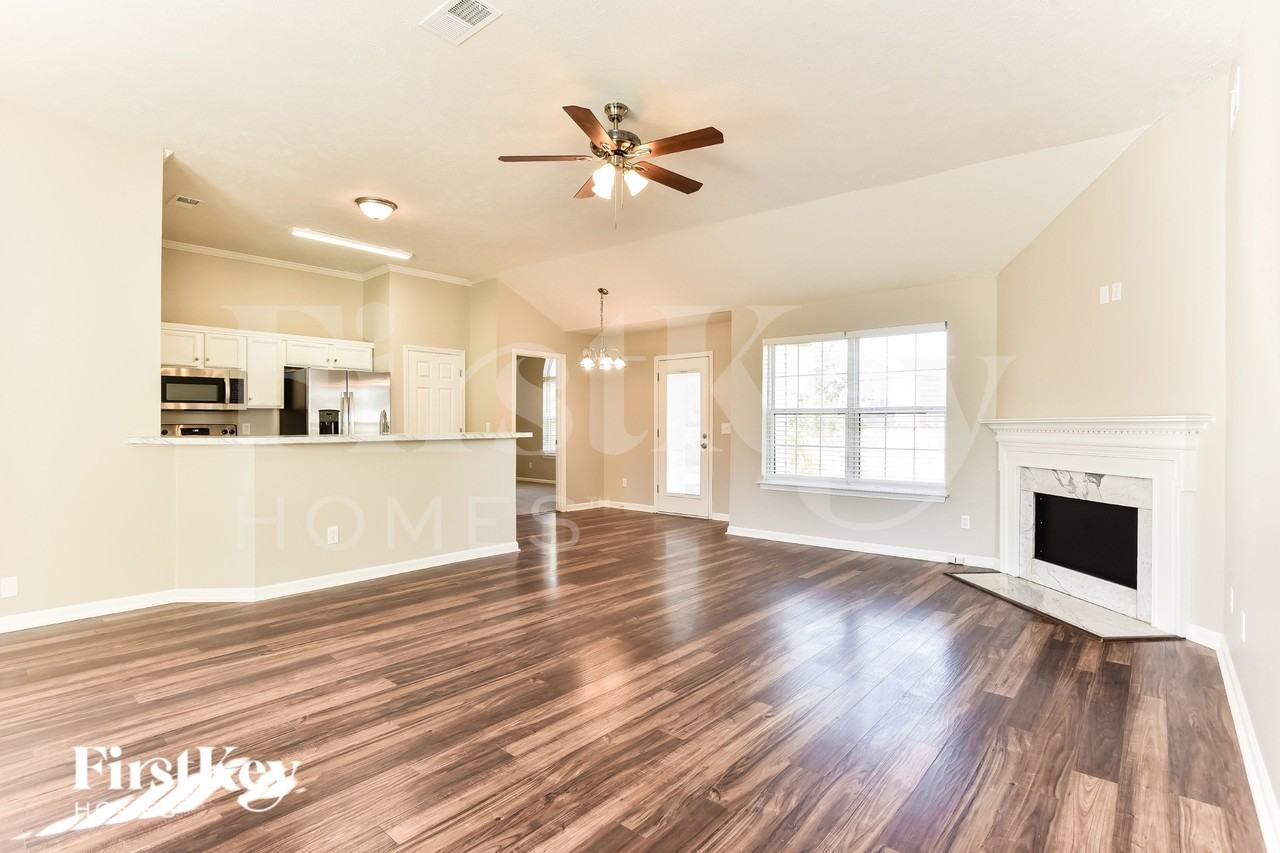892 Lavergne Ln - Photo 3 of 15
