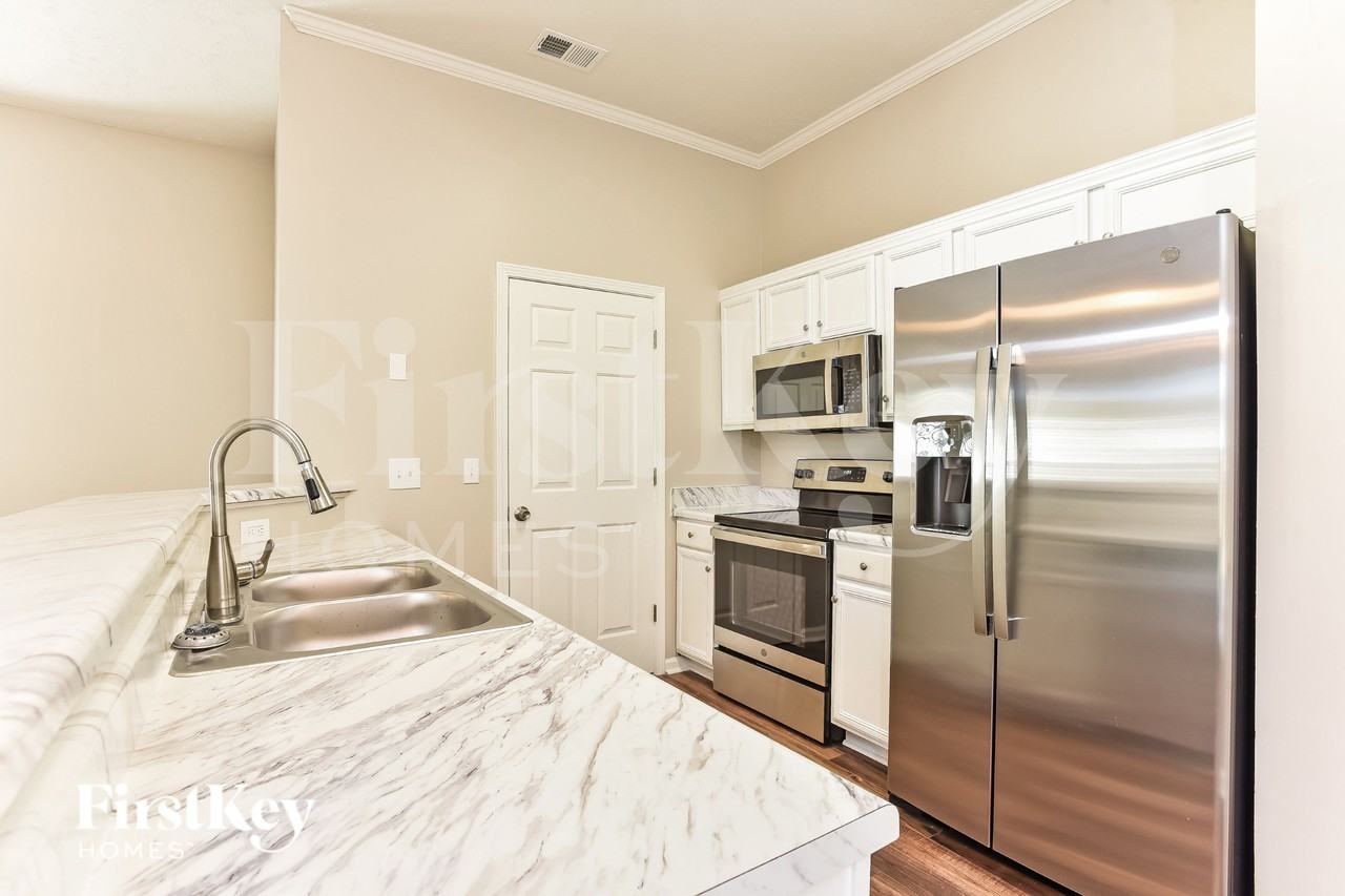 892 Lavergne Ln - Photo 7 of 15