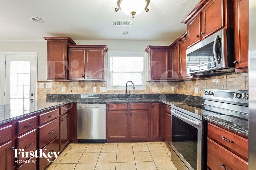 3711 Windmill Ct - Photo 6 of 15