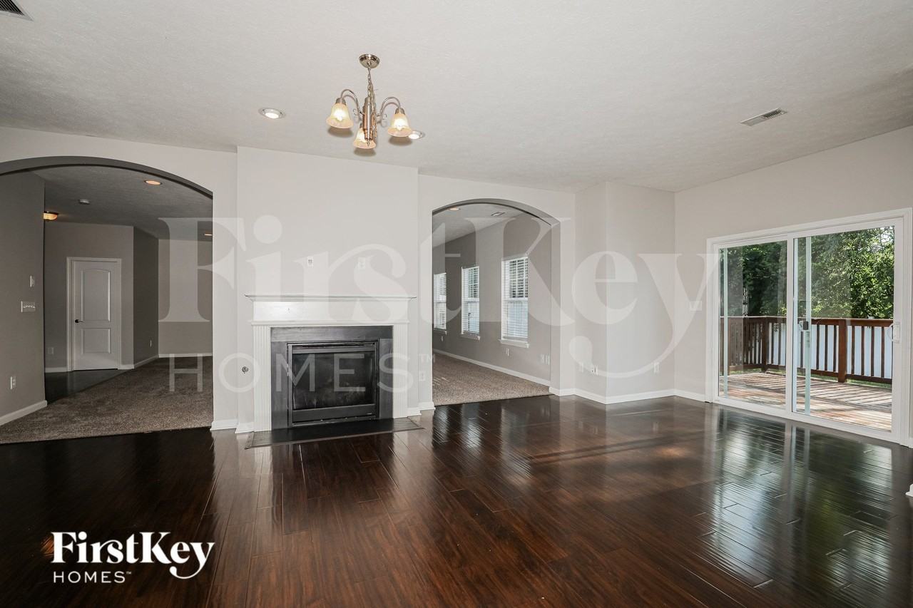 1916 Devonshire Ave - Photo 5 of 16