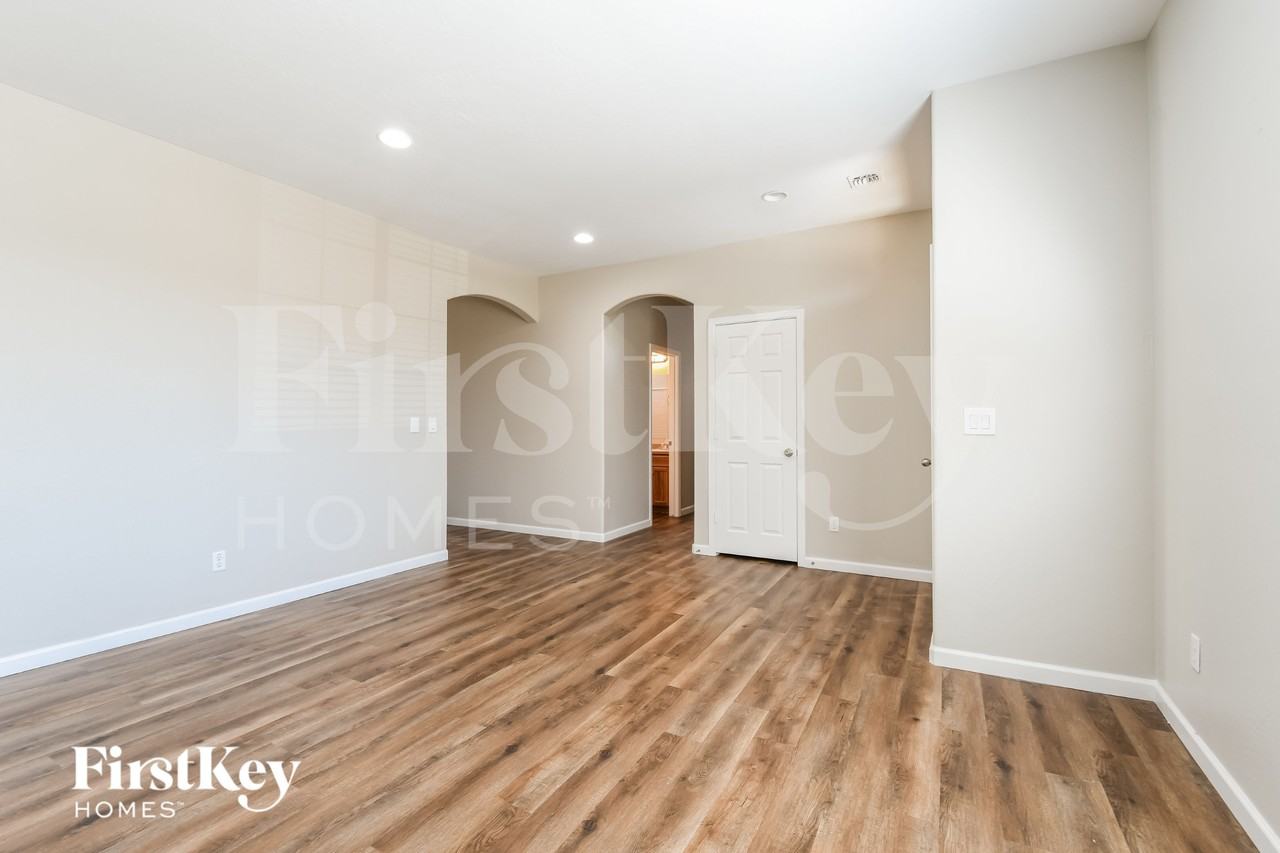 26869 N 175th Ln - Photo 4 of 14