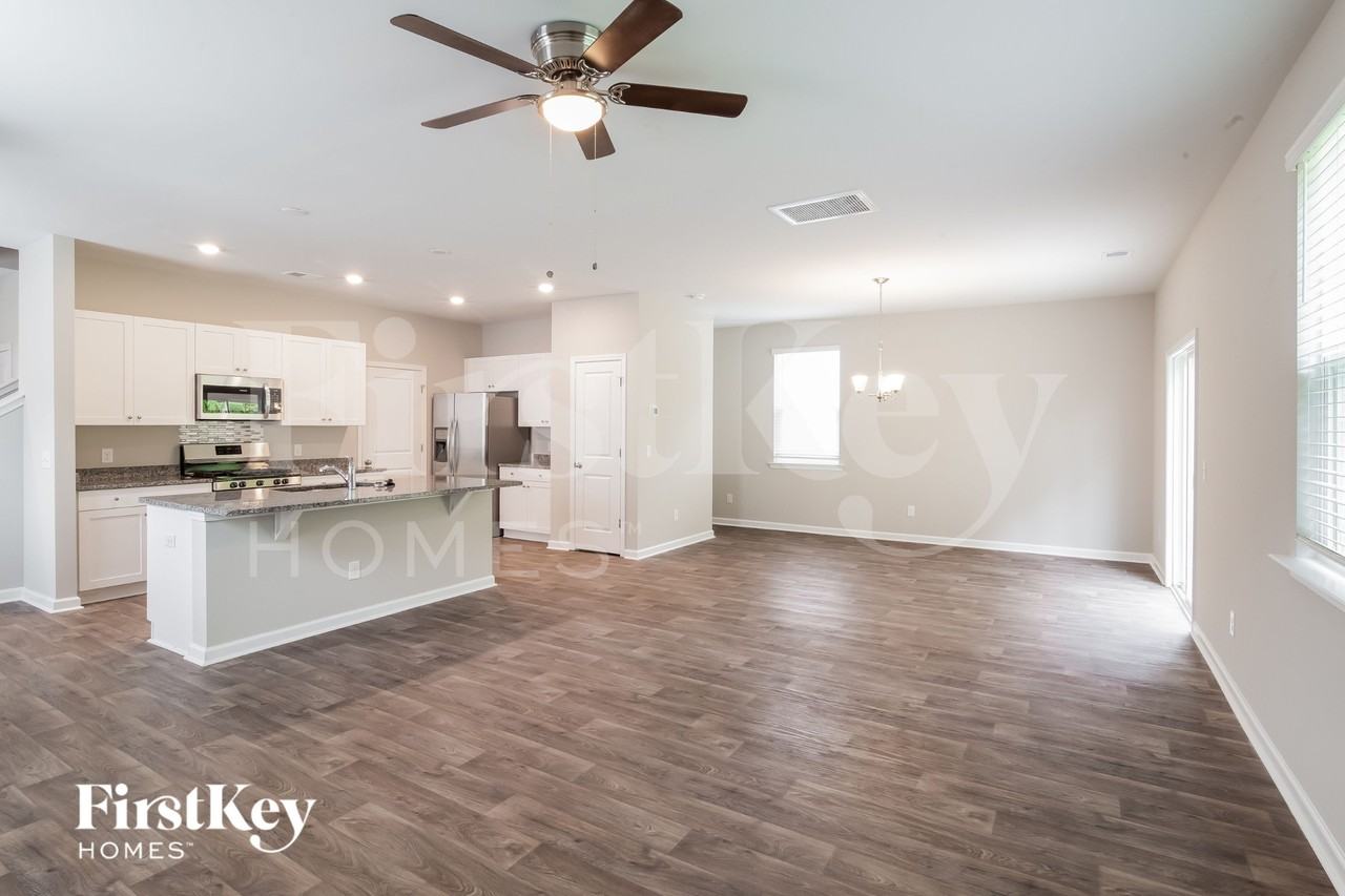 132 Whispering Wood Dr - Photo 5 of 15