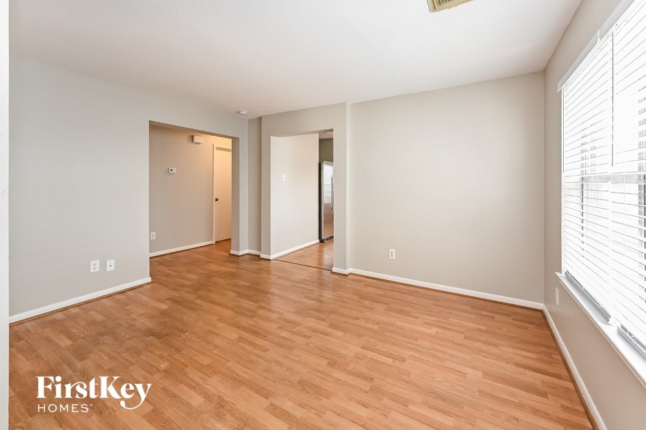 7234 River Pines Dr - Photo 2 of 15