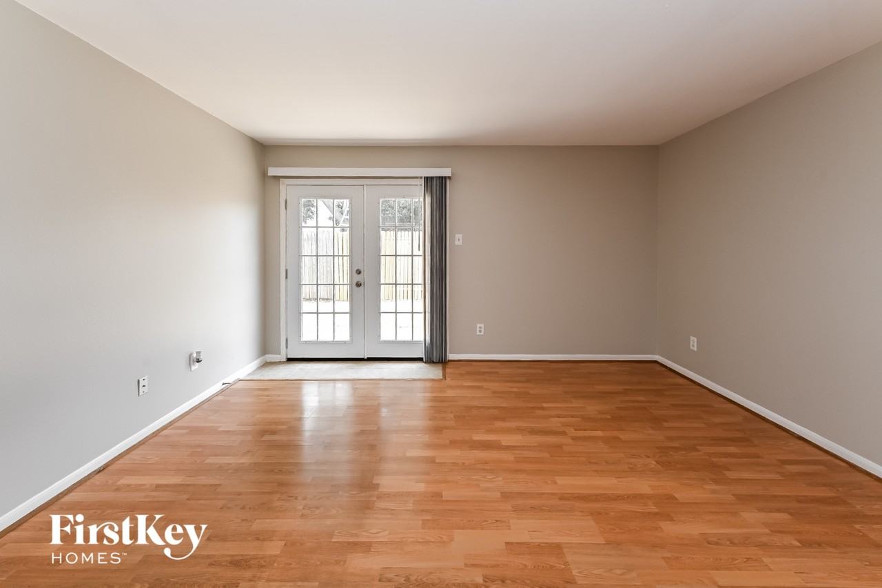 7234 River Pines Dr - Photo 5 of 15
