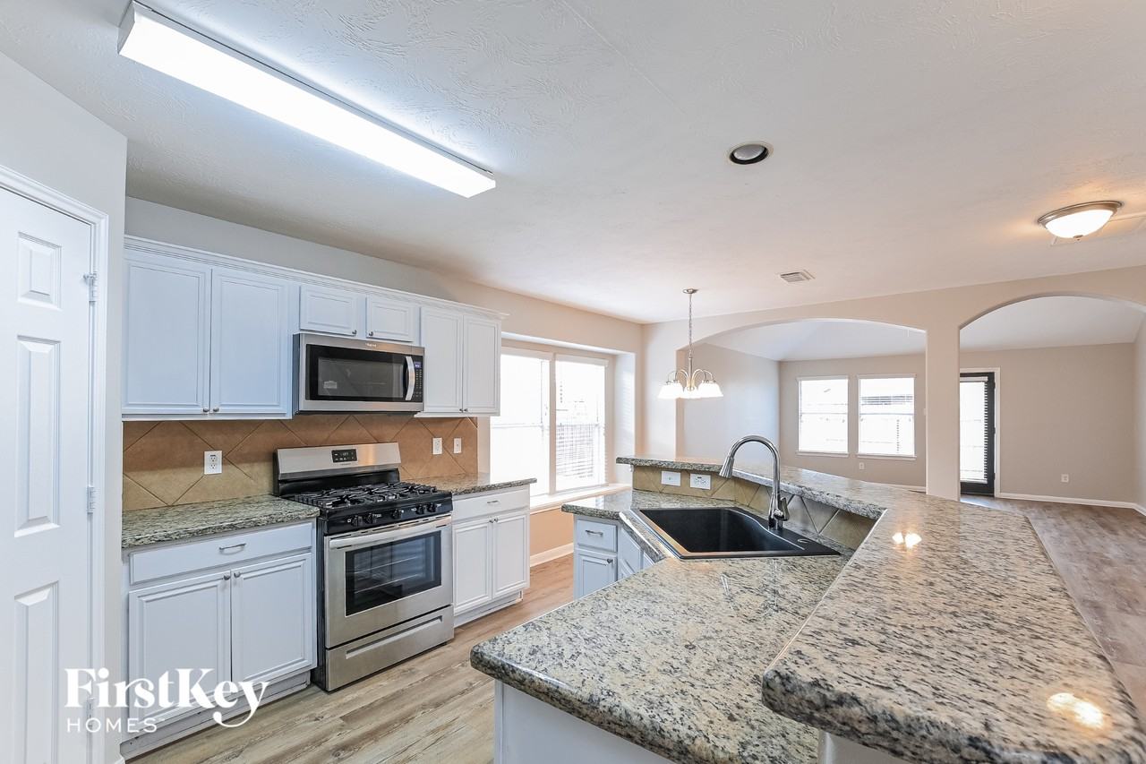 18126 Hillock Glen Ln - Photo 5 of 15