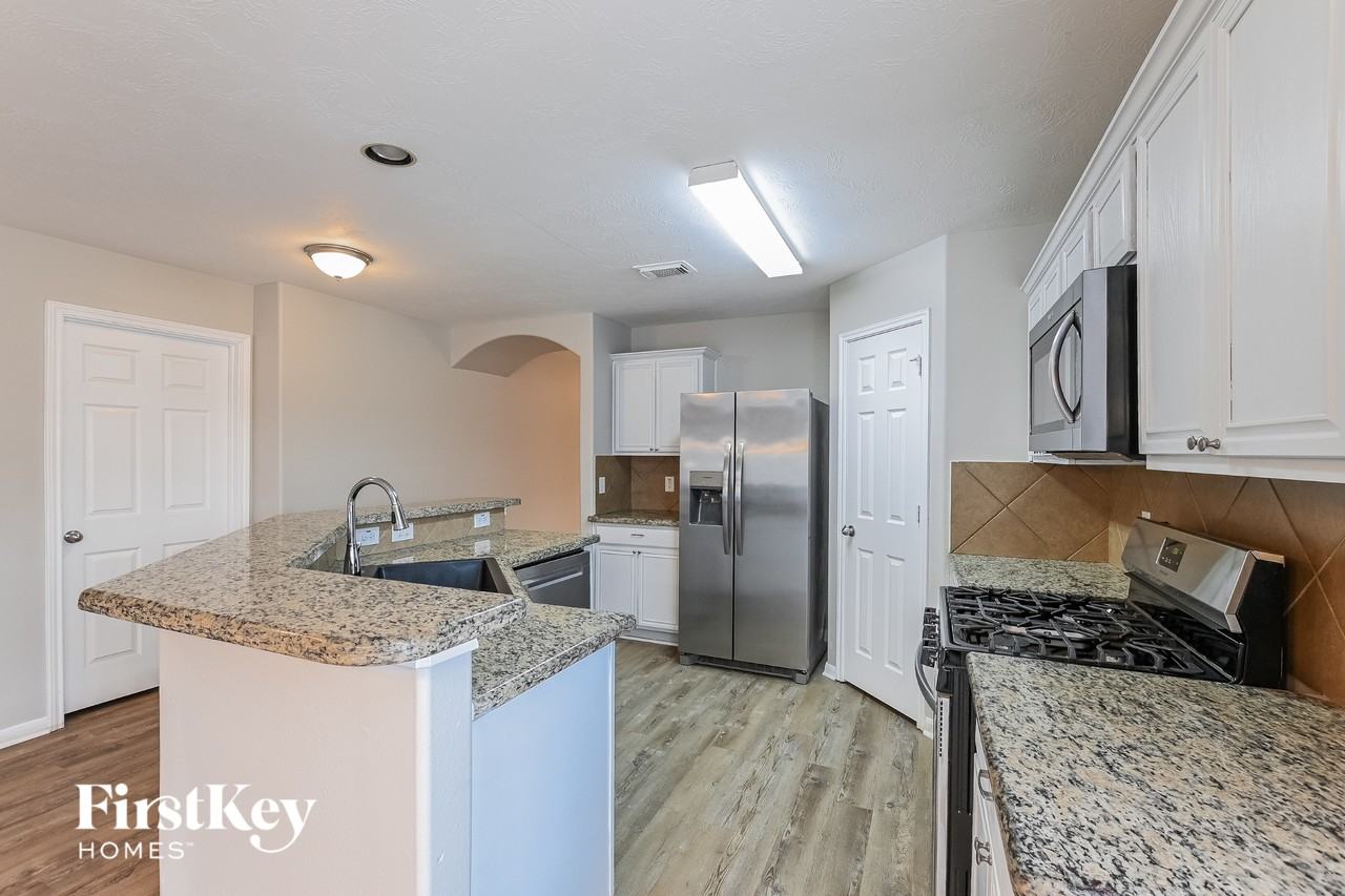 18126 Hillock Glen Ln - Photo 6 of 15