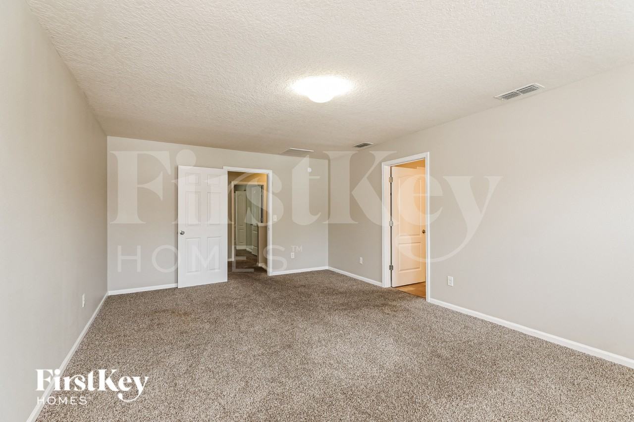 8058 Brothers Walk Ln - Photo 6 of 16