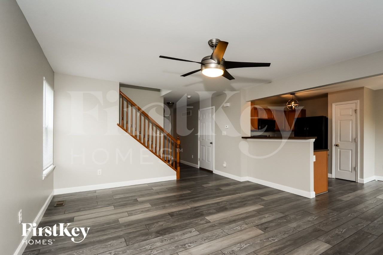 721 Wayland Dr - Photo 4 of 15