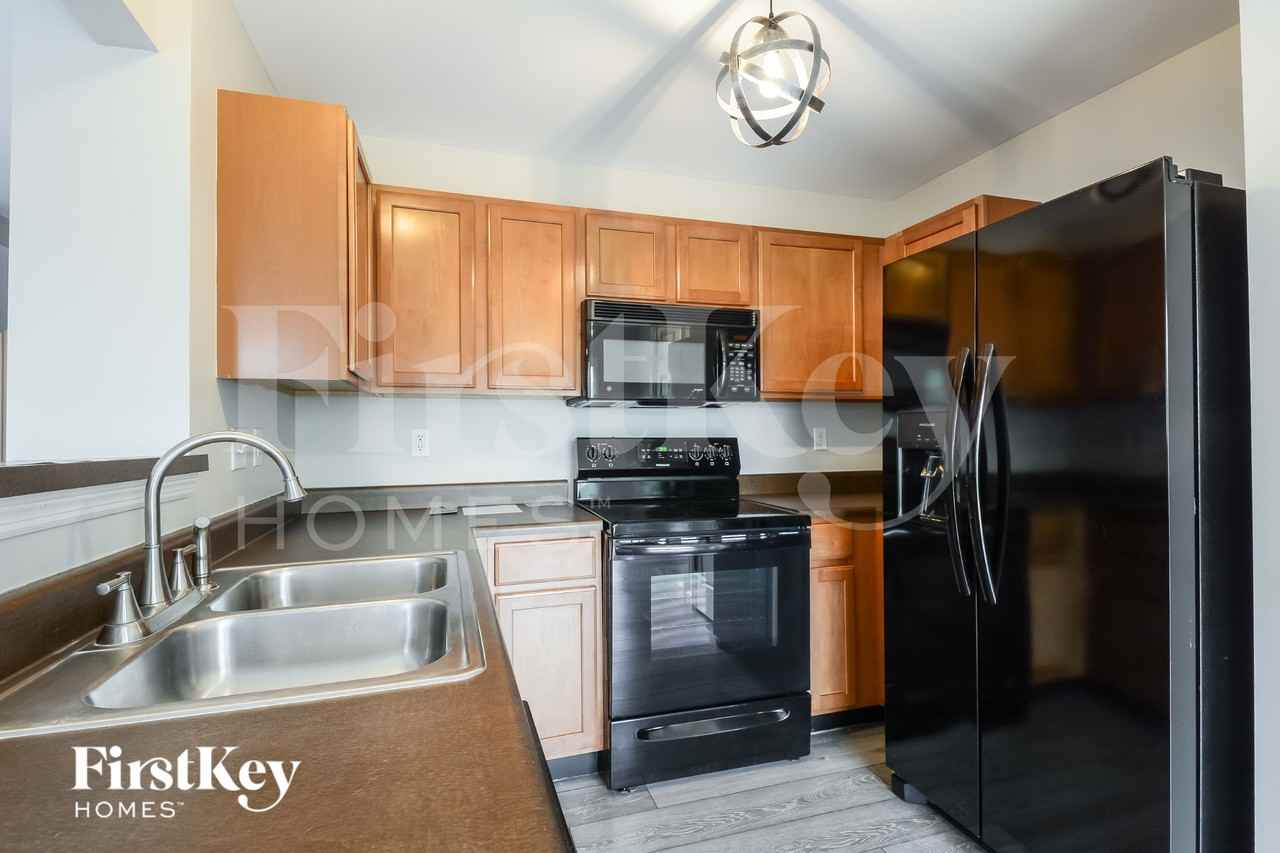 721 Wayland Dr - Photo 6 of 15