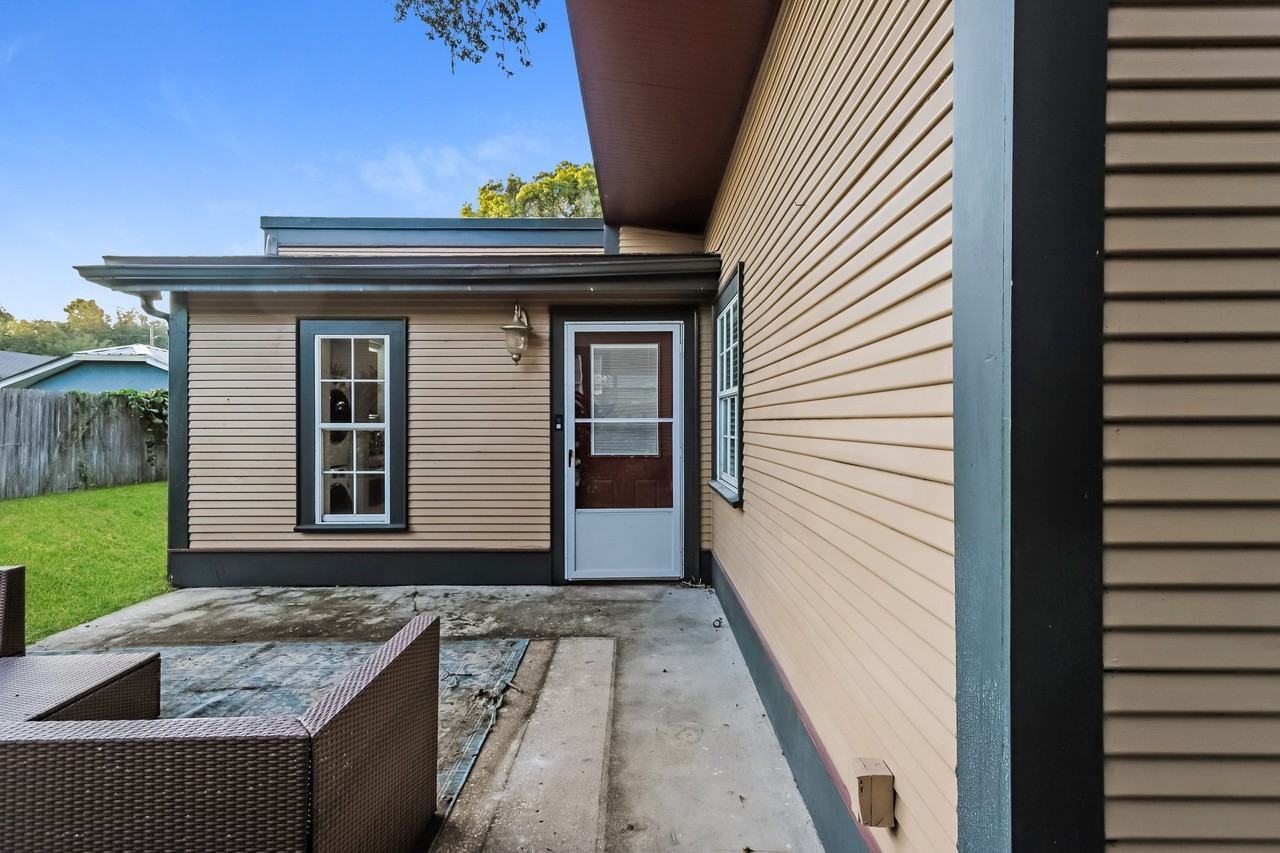 927 E Shadowlawn Ave #B - Photo 2 of 16
