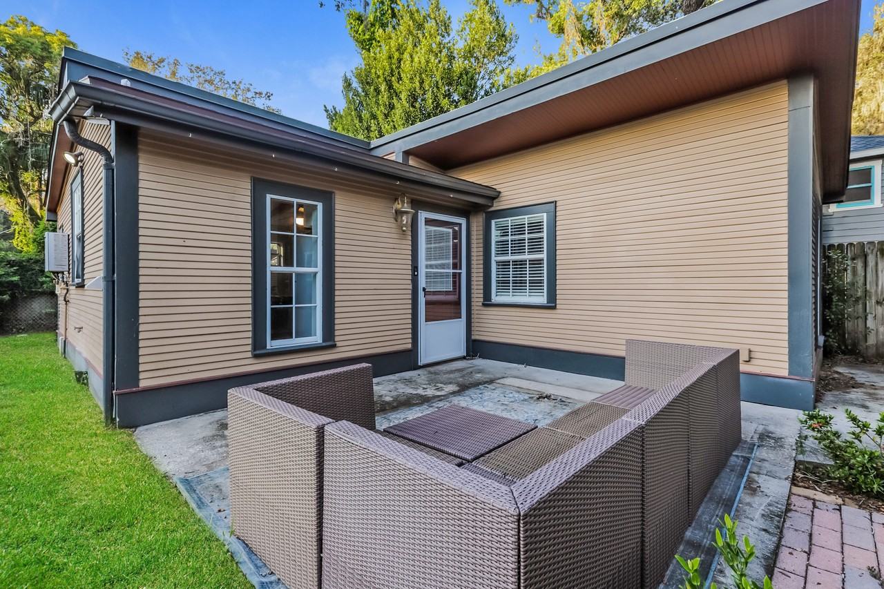 927 E Shadowlawn Ave #B - Photo 4 of 16