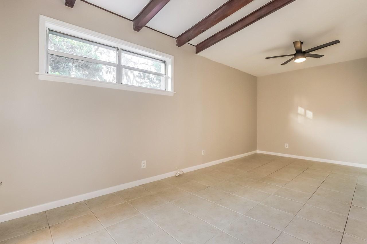 927 E Shadowlawn Ave #B - Photo 7 of 16