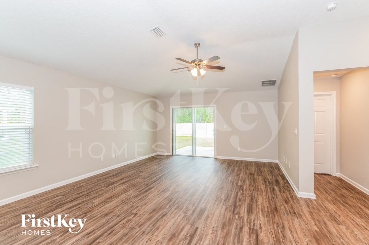 9745 Bridgeway Ave - Photo 6 of 15