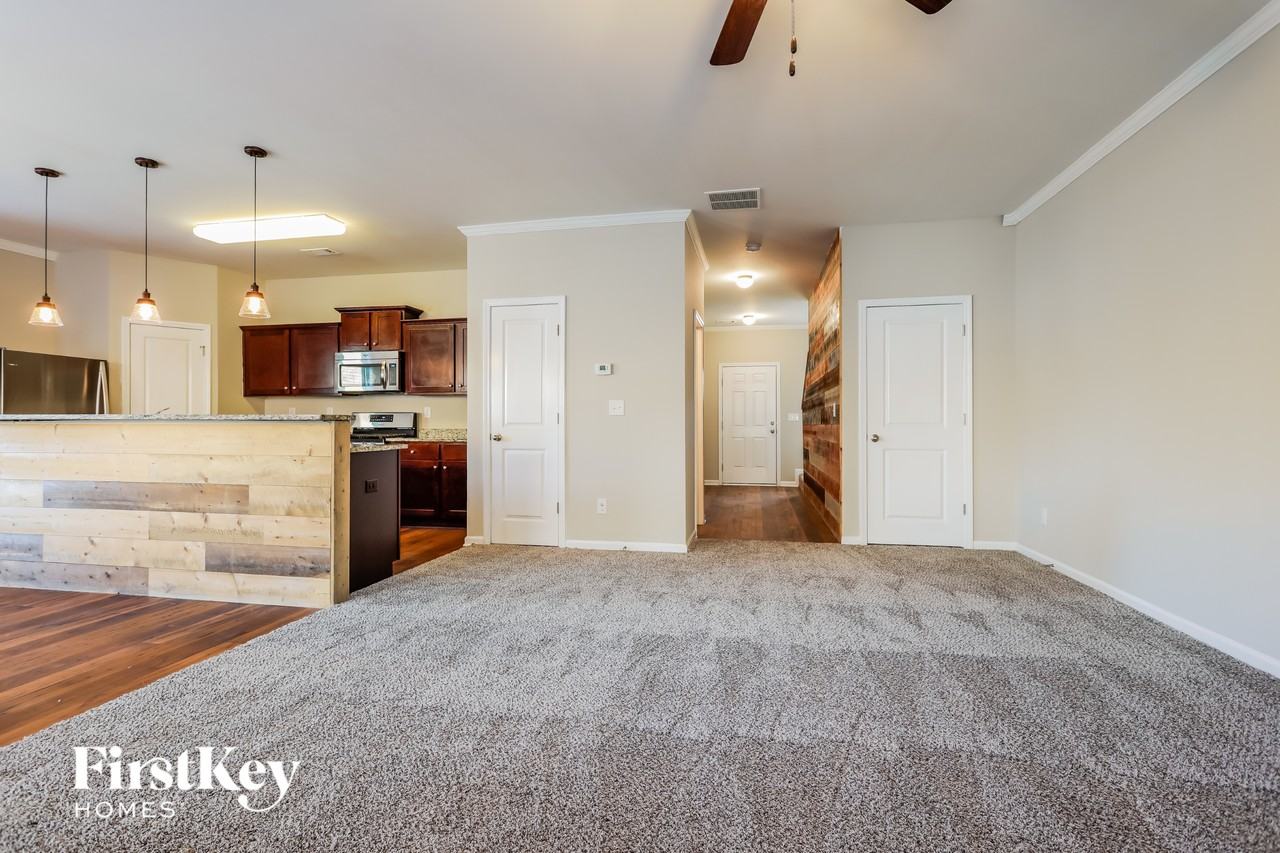 1439 Turning Leaf Ln - Photo 3 of 15