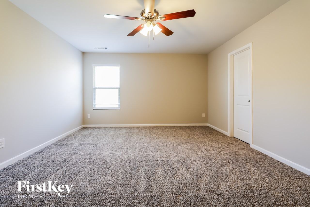 1439 Turning Leaf Ln - Photo 7 of 15