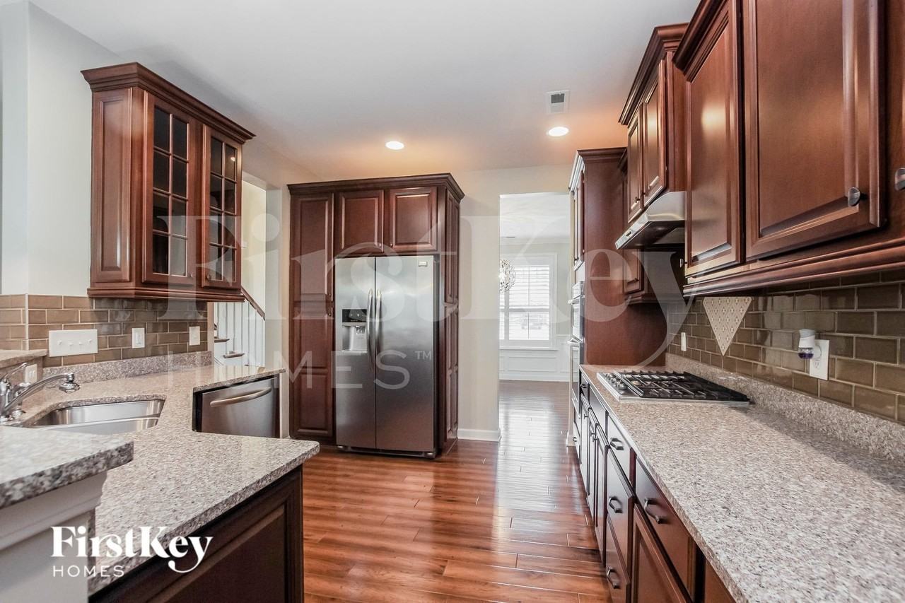 115 Edenton Ln - Photo 5 of 15