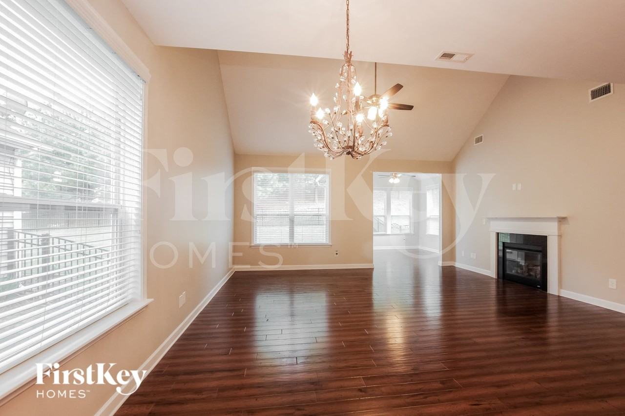 115 Edenton Ln - Photo 7 of 15