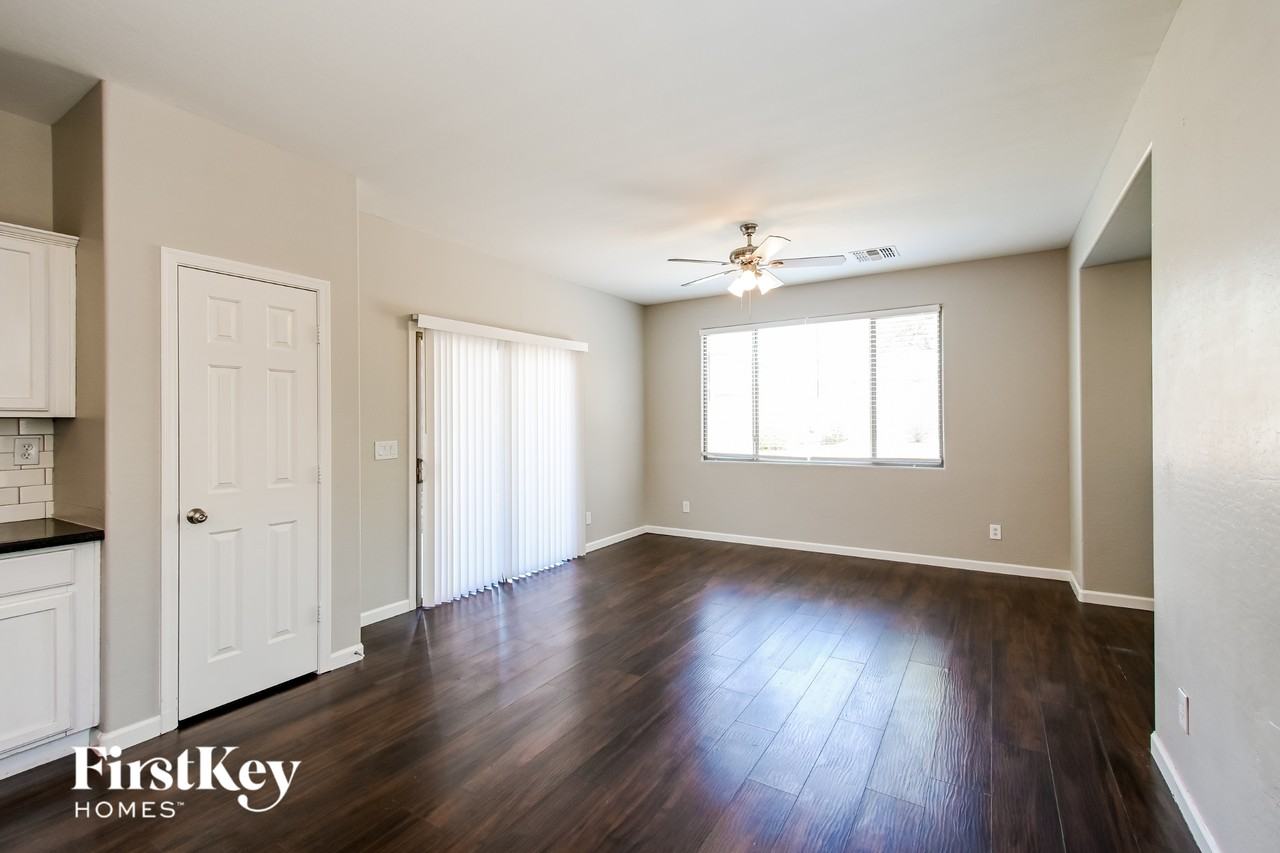 3844 W Links Dr - Photo 3 of 15