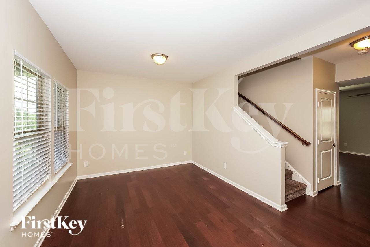 124 Alborn Dr - Photo 3 of 16