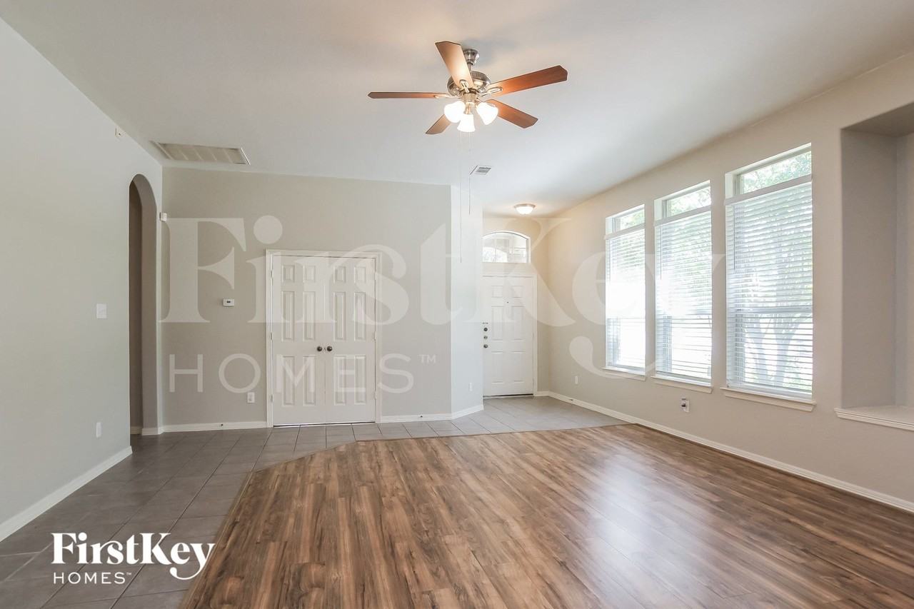 2213 Nicholas Xing - Photo 4 of 15