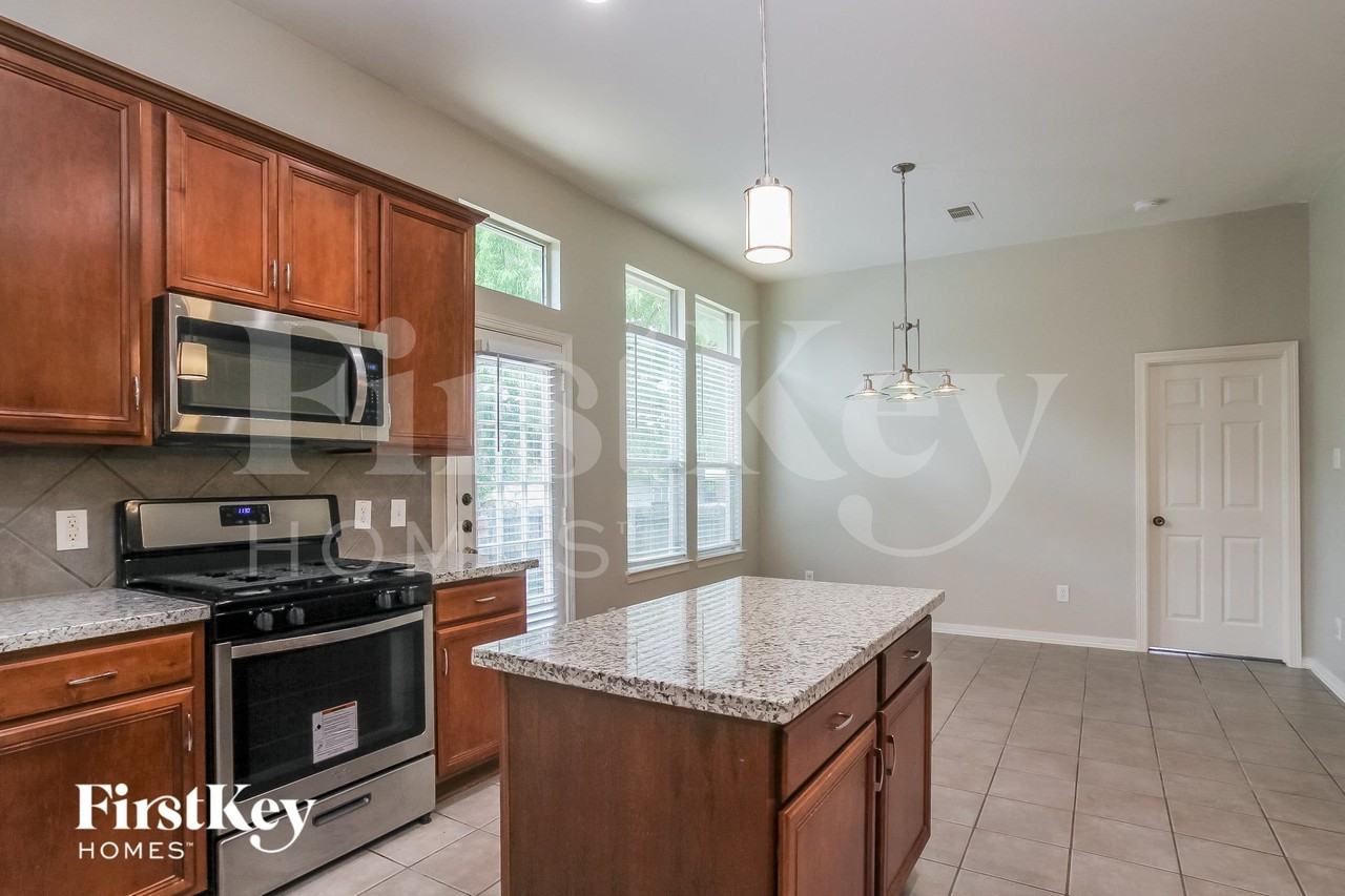 2213 Nicholas Xing - Photo 6 of 15