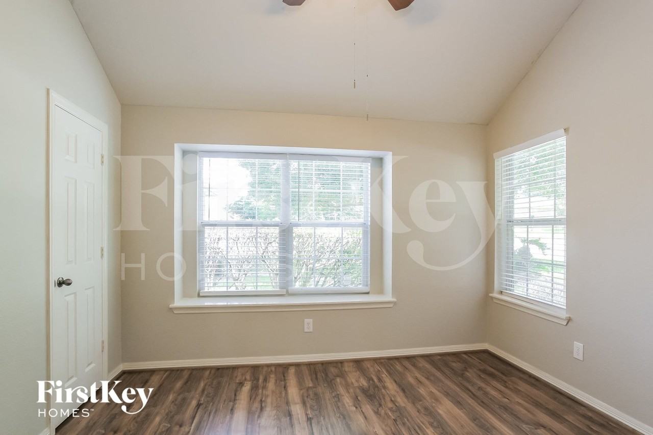2213 Nicholas Xing - Photo 7 of 15
