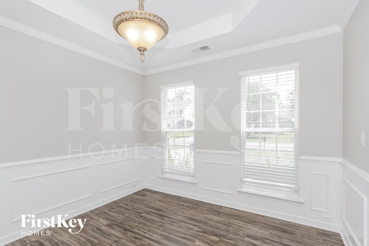 14016 Millers Creek Ln - Photo 6 of 15