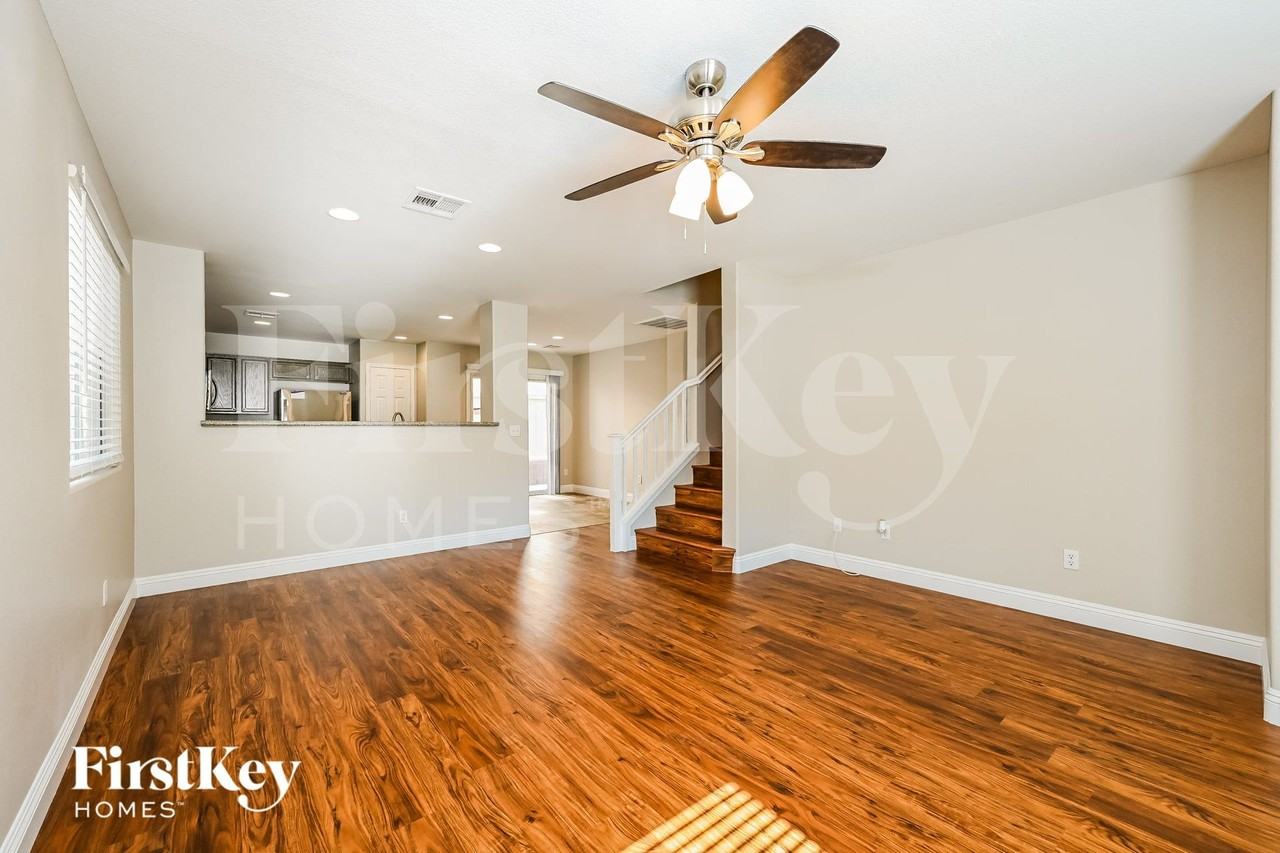 5935 Bristol Crest Ln - Photo 3 of 15