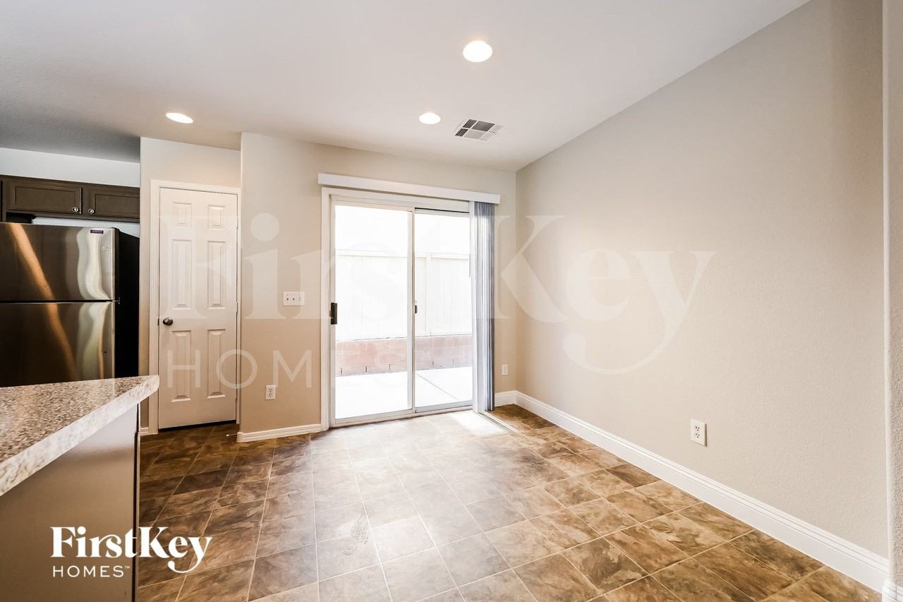 5935 Bristol Crest Ln - Photo 4 of 15