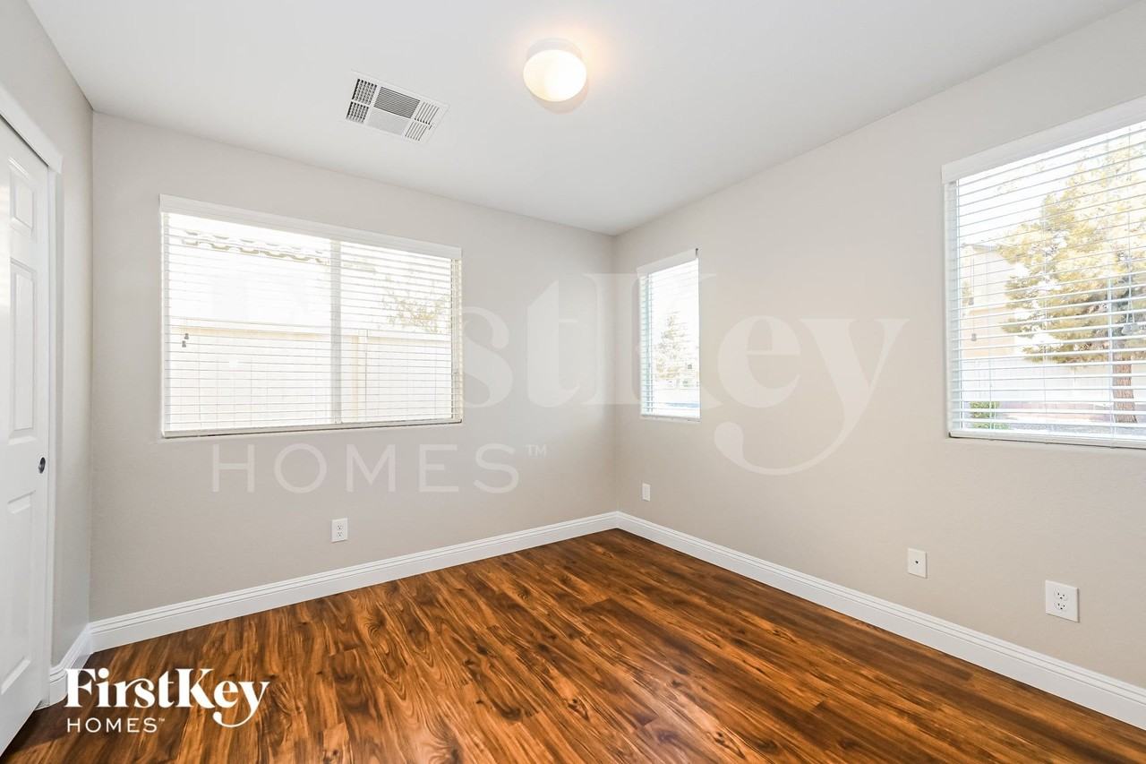 5935 Bristol Crest Ln - Photo 6 of 15