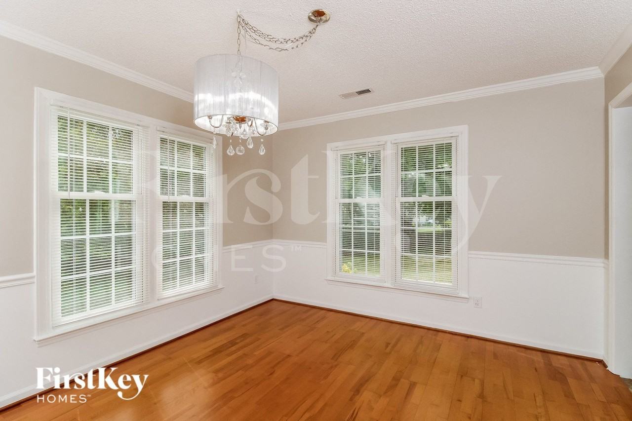 3229 Sparrowhawk Dr - Photo 3 of 15