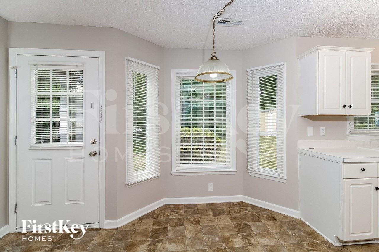 3229 Sparrowhawk Dr - Photo 4 of 15