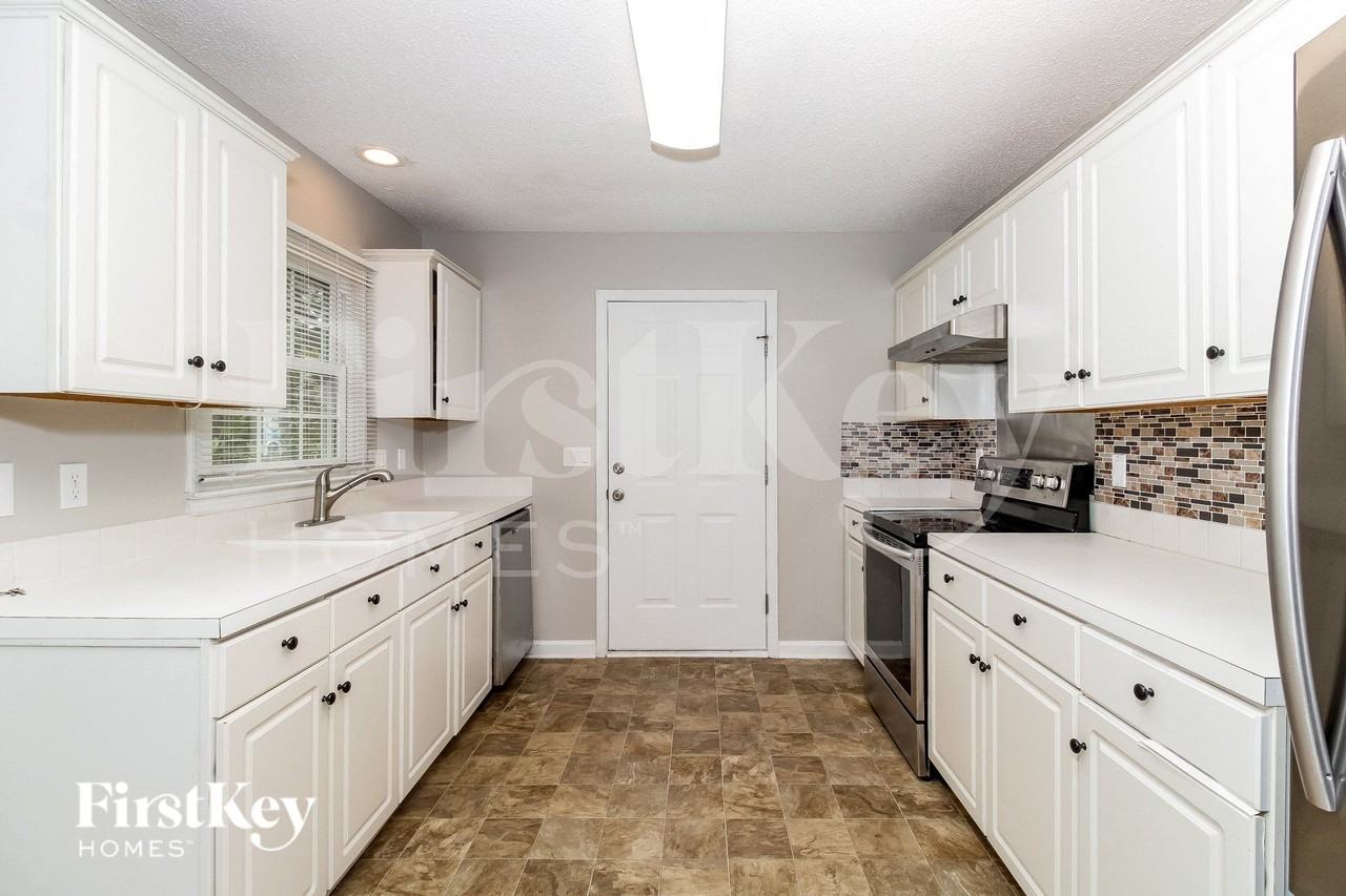 3229 Sparrowhawk Dr - Photo 5 of 15