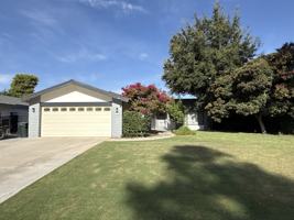 featured image of 6504 Edgemont Dr #1