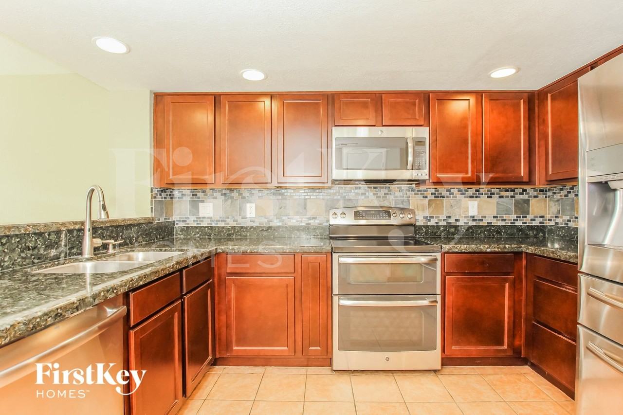 521 E Wescott Dr - Photo 6 of 15