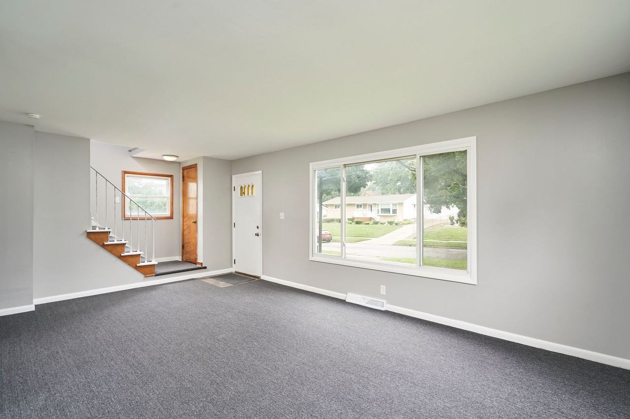 405 Alaho St - Photo 4 of 17