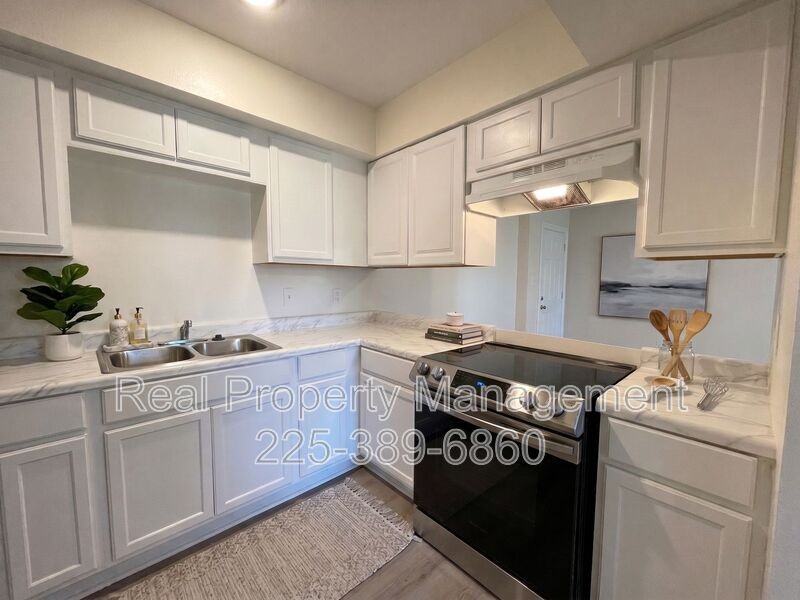 7743 Bles Ave #1B - Photo 3 of 14