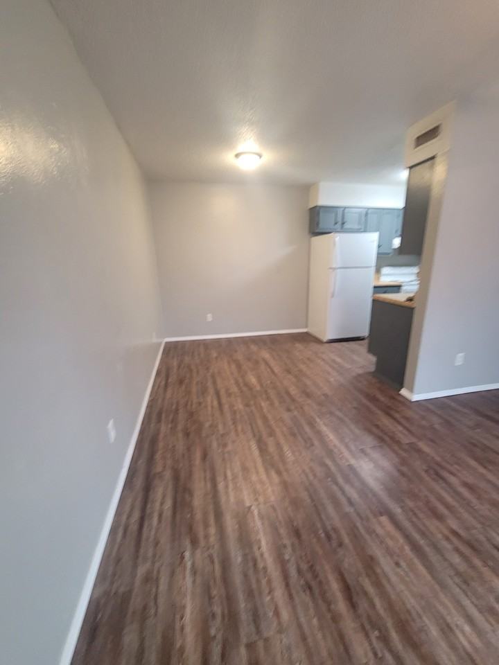 108 Love St #E5 - Photo 2 of 7
