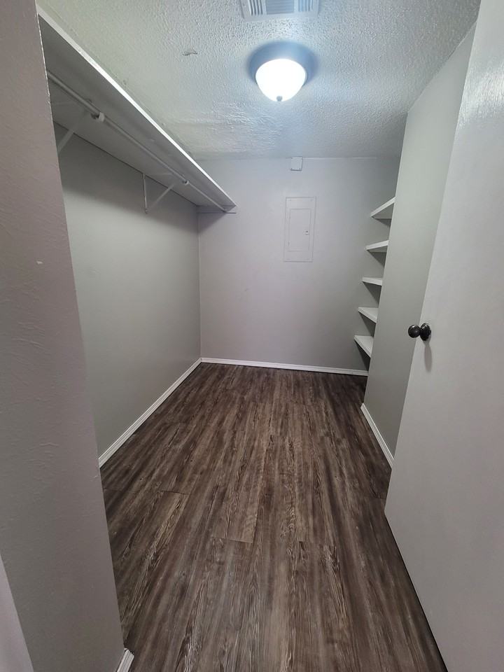 108 Love St #E5 - Photo 6 of 7