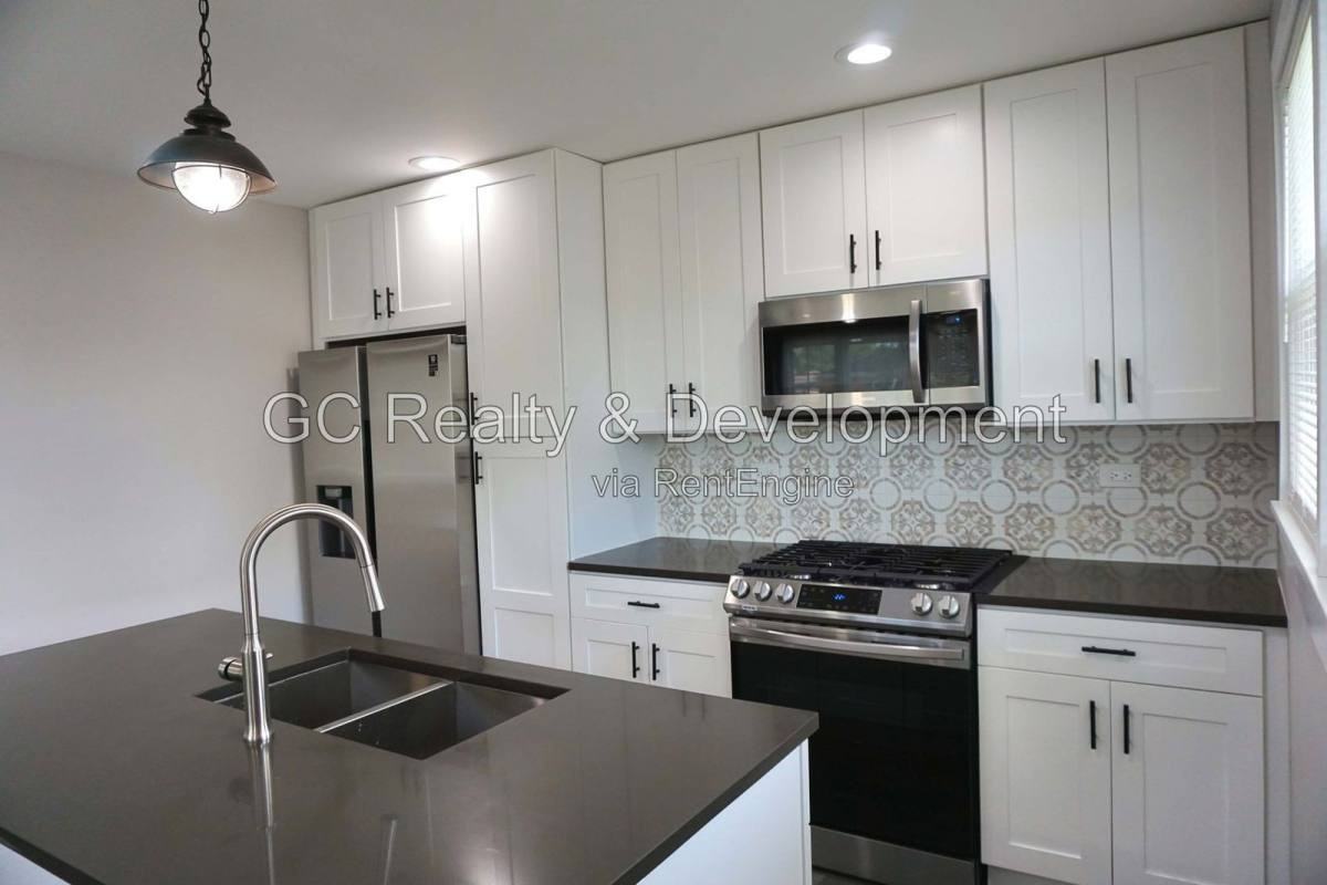 4501 S Leamington Ave - Photo 2 of 10