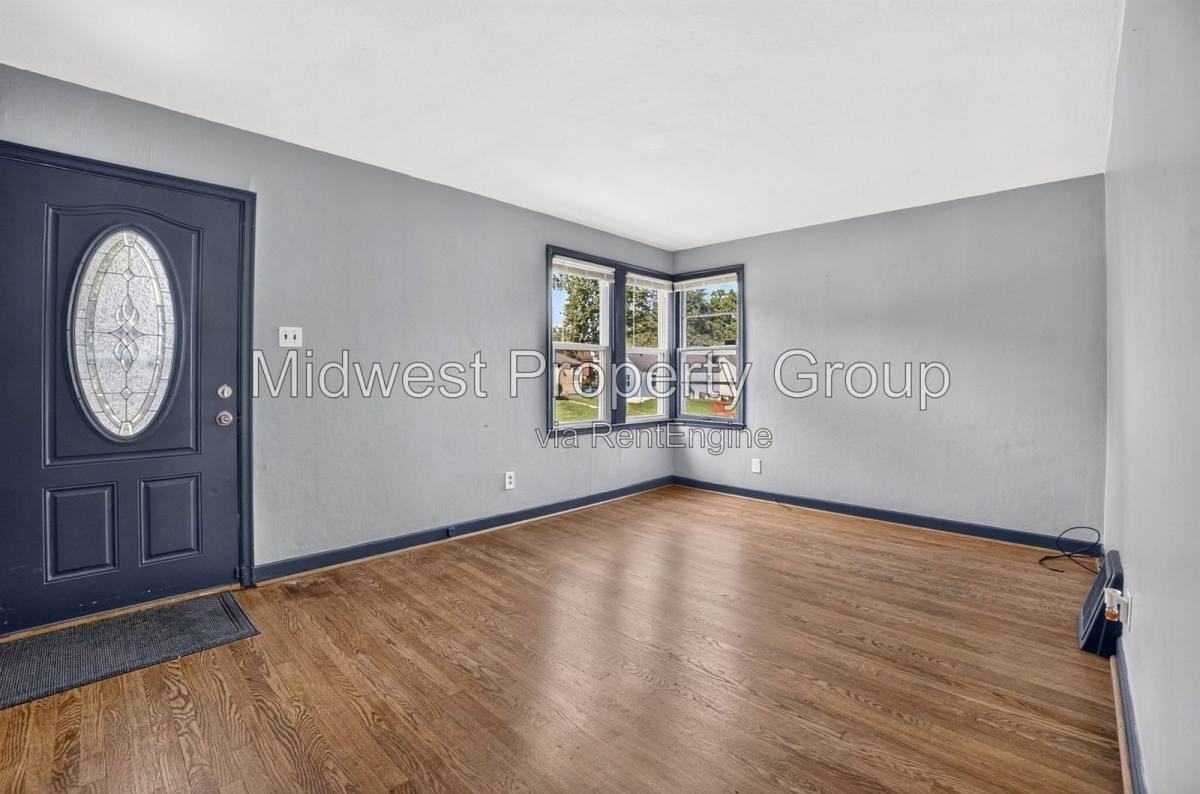7716 Brocton Ct - Photo 2 of 10