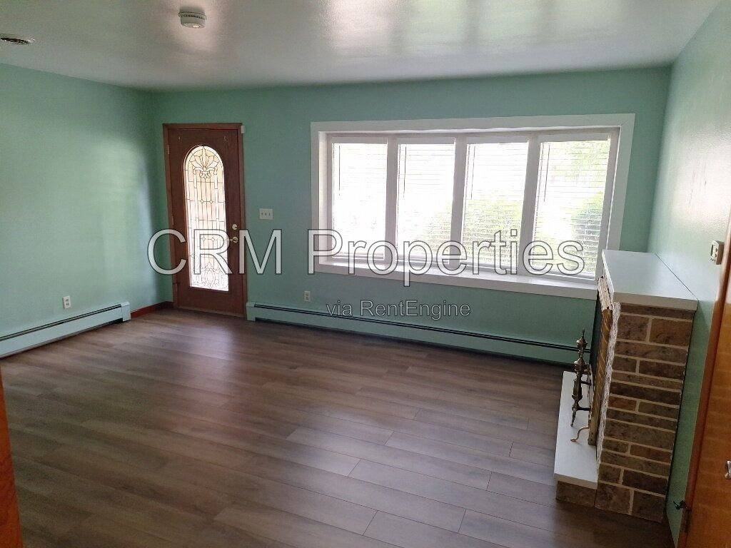 3505 Melody Ln W - Photo 3 of 10