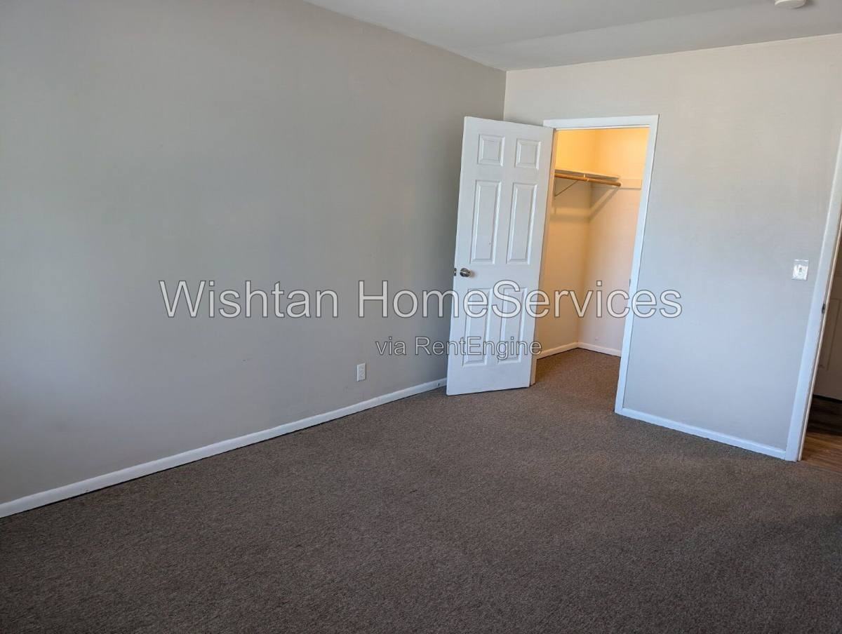 201 N Charleston Blvd #1 - Photo 4 of 10