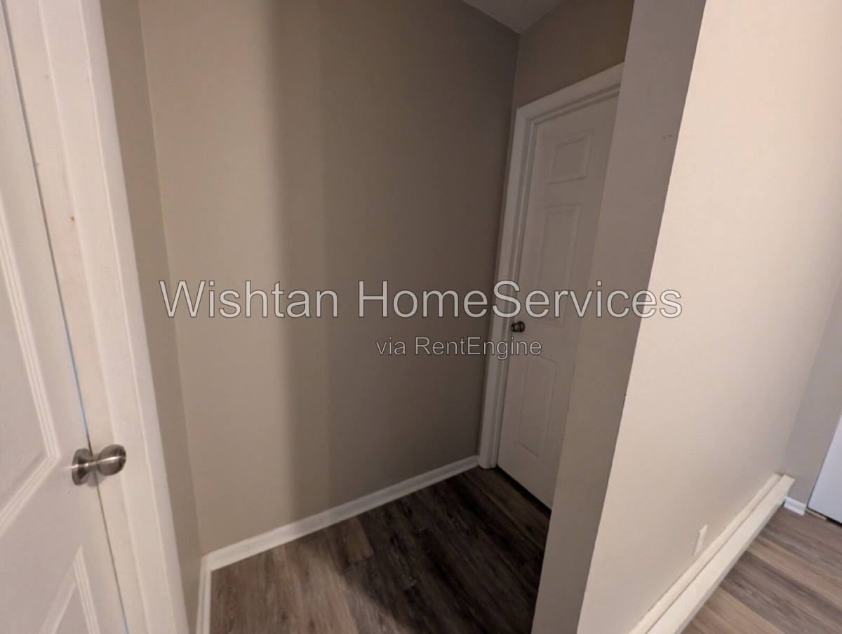 201 N Charleston Blvd #1 - Photo 5 of 10